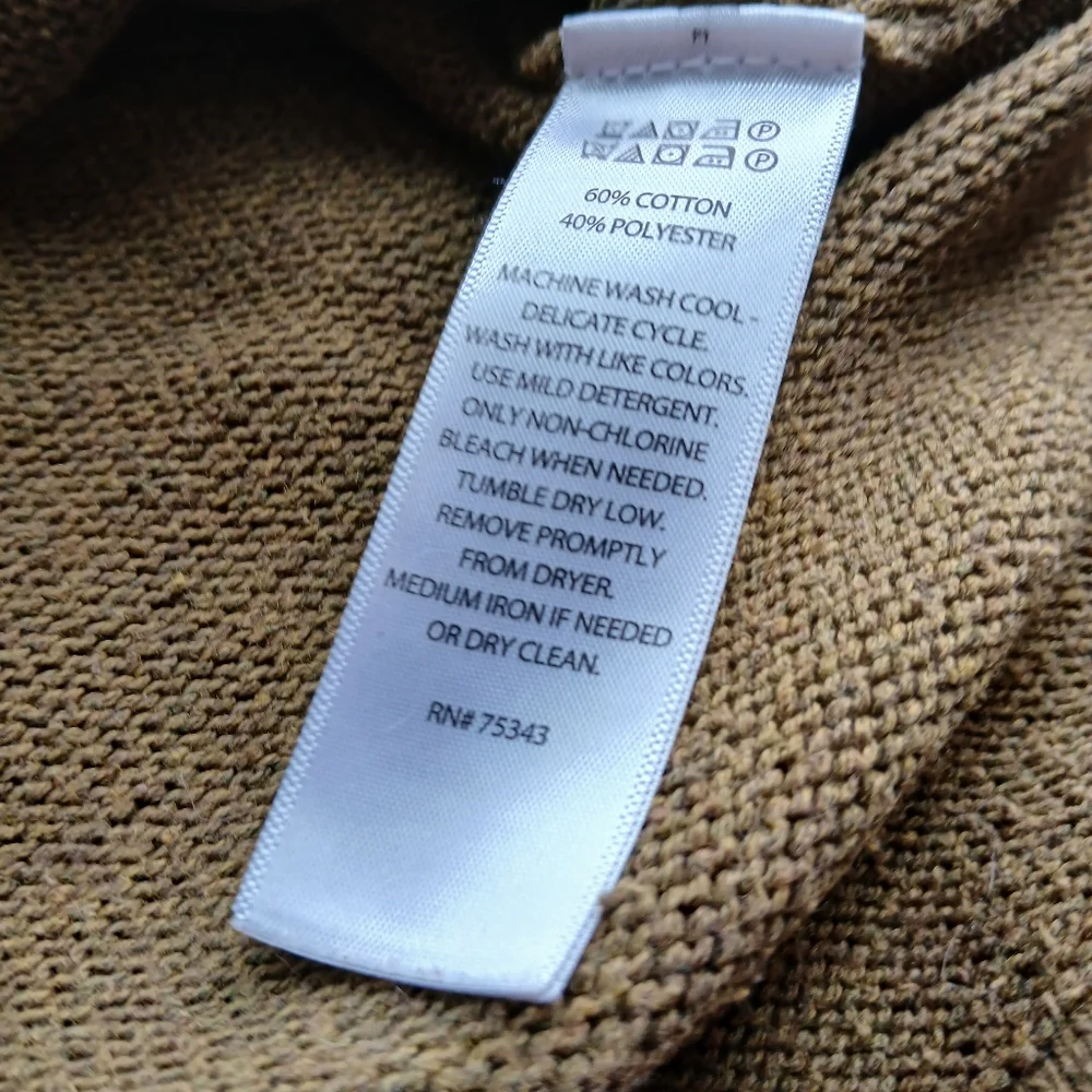 Tahari Women's Size XL Olive V-neck Sweater
